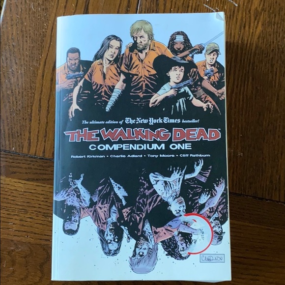Walking dead compendium one book - Picture 1 of 1
